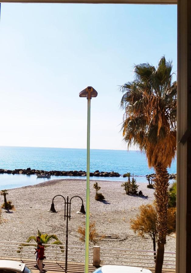 Tuffonelblu Apartment Ventimiglia Bagian luar foto
