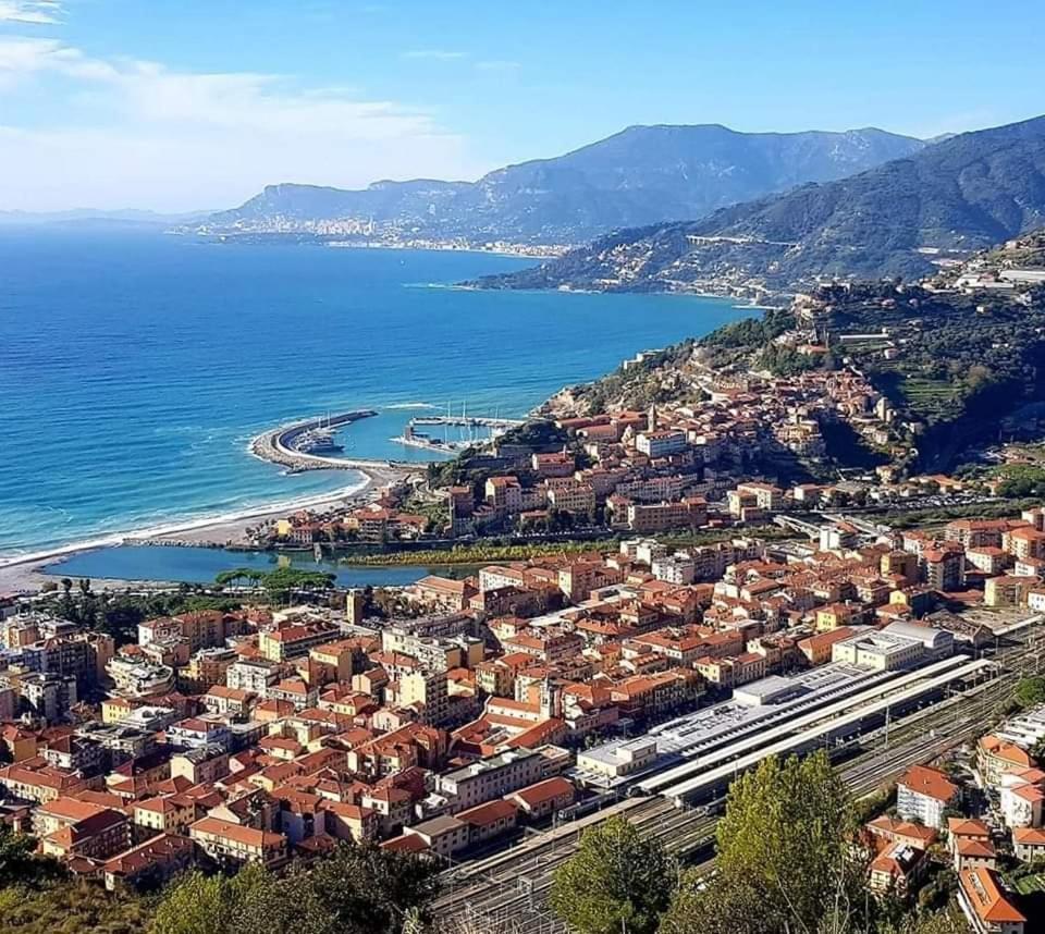Tuffonelblu Apartment Ventimiglia Bagian luar foto